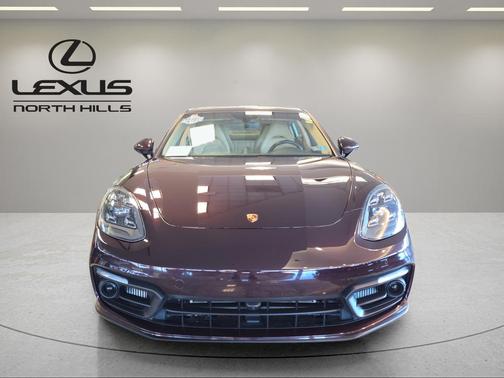 2022 Porsche Panamera 4