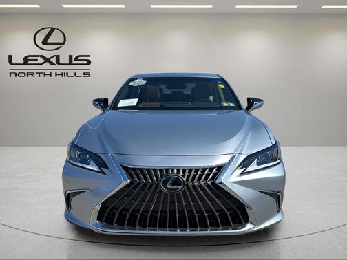 2023 Lexus ES 300h Base