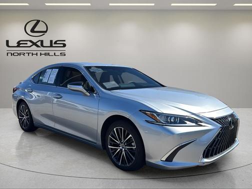 2023 Lexus ES 300h Base