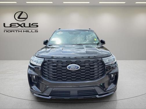 Black Metallic 2025 Ford Explorer ST-Line