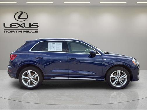 Blue Metallic 2022 Audi Q3 45 S line Premium