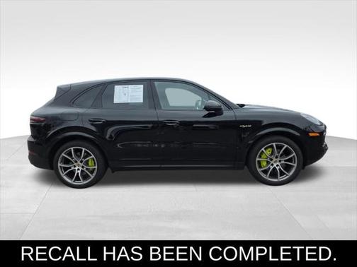 2022 Porsche Cayenne E-Hybrid S