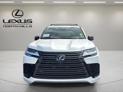 White Pearl 2023 Lexus LX 600 Luxury