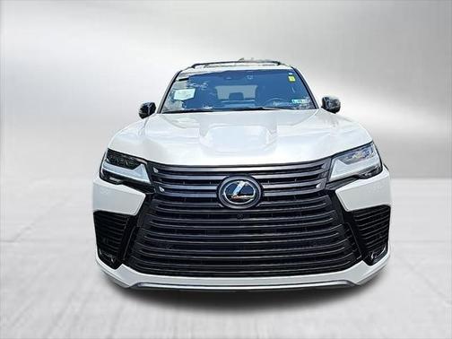 White Pearl 2023 Lexus LX 600 Luxury