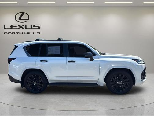White Pearl 2023 Lexus LX 600 Luxury