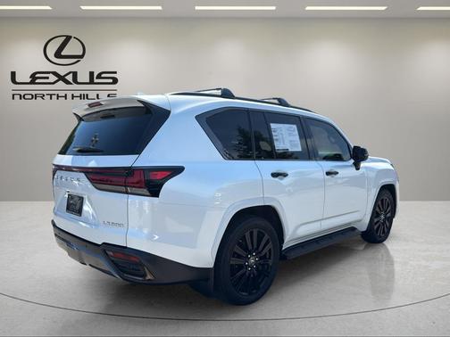 White Pearl 2023 Lexus LX 600 Luxury