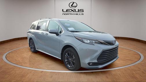 2024 Toyota Sienna Woodland Edition