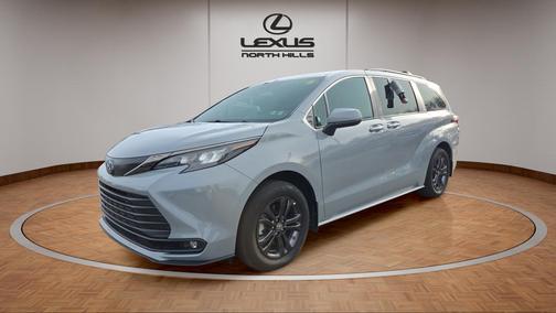 2024 Toyota Sienna Woodland Edition