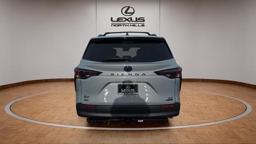 2024 Toyota Sienna Woodland Edition