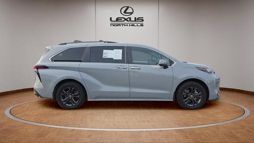 2024 Toyota Sienna Woodland Edition