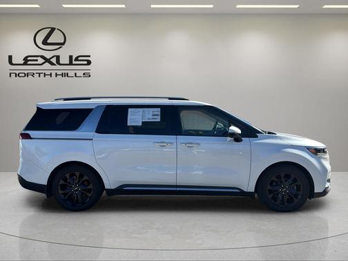 2024 Kia Carnival SX