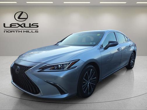 2025 Lexus ES 300h Base
