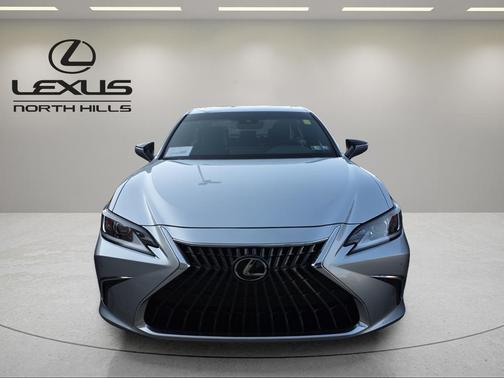2025 Lexus ES 300h Base