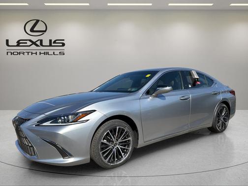 2025 Lexus ES 300h Base