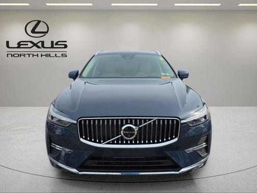 2022 Volvo XC60 B5 Inscription