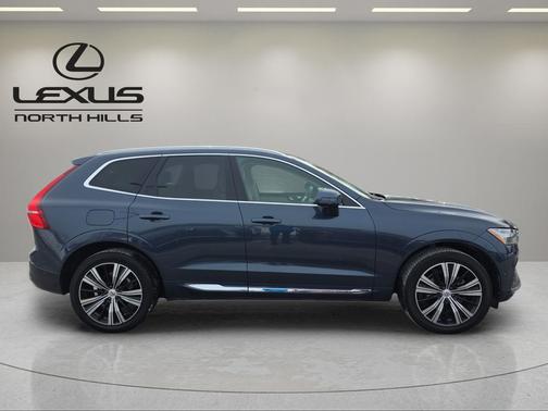 2022 Volvo XC60 B5 Inscription