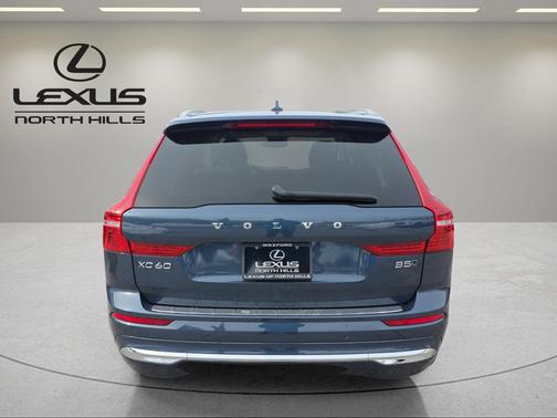 2022 Volvo XC60 B5 Inscription