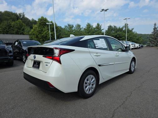 2020 Toyota Prius L