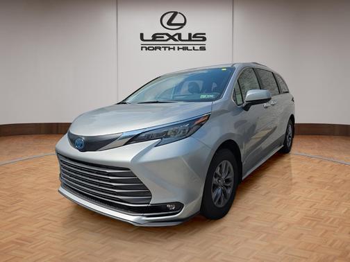 2025 Toyota Sienna XLE 7 Passenger