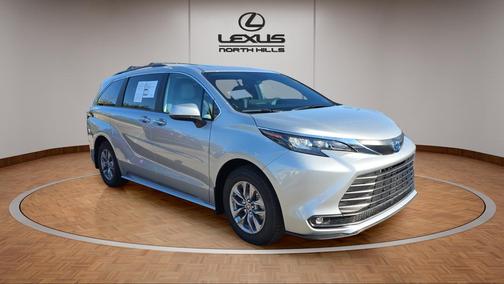 2025 Toyota Sienna XLE 7 Passenger