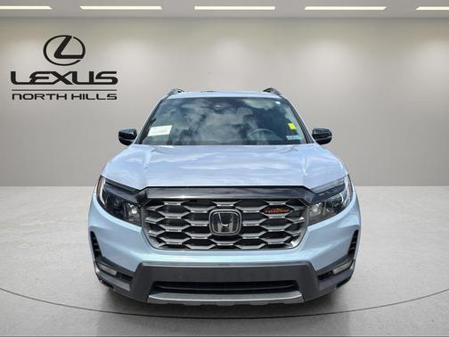 Sonic Gray Pearl 2024 Honda Passport AWD TrailSport
