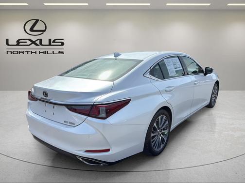 White Pearl 2019 Lexus ES 350 Base