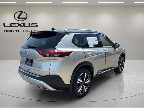 Champagne Silver Metallic 2022 Nissan Rogue Platinum