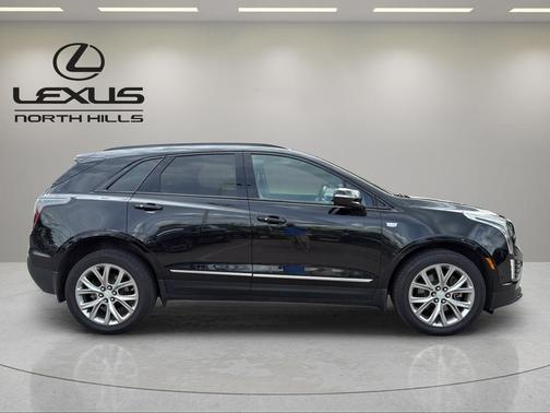Black Metallic 2020 Cadillac XT5 Sport