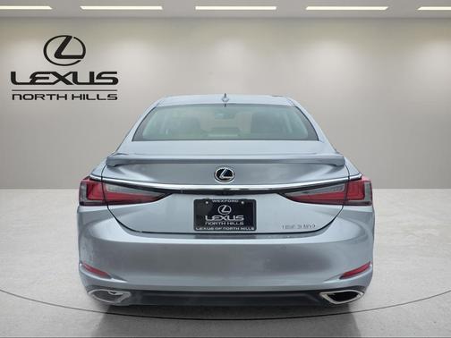 2023 Lexus ES 350 Base