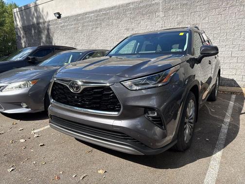 2022 Toyota Highlander Platinum