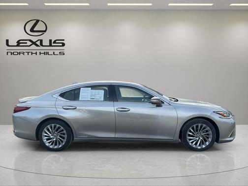 2019 Lexus ES 300h Luxury