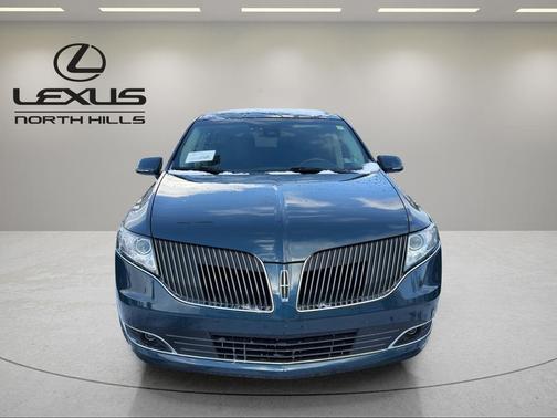 2016 Lincoln MKT Base