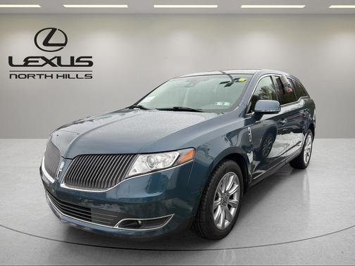 2016 Lincoln MKT Base