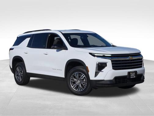Summit White 2024 Chevrolet Traverse LT