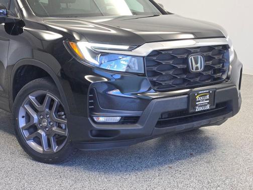 Crystal Black Pearl 2022 Honda Passport AWD EX-L