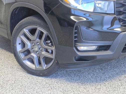 Crystal Black Pearl 2022 Honda Passport AWD EX-L