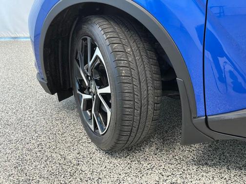 Blue Eclipse Metallic 2020 Toyota C-HR XLE