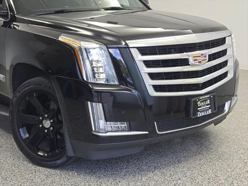 2018 Cadillac Escalade Luxury