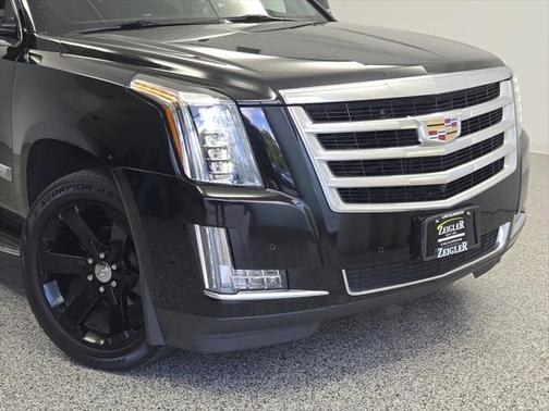 2018 Cadillac Escalade Luxury