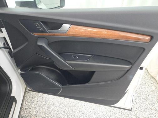 2022 Audi Q5 45 S line Premium