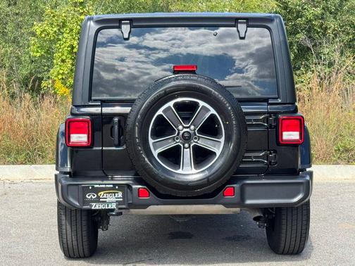 2023 Jeep Wrangler 4-Door Sahara 4x4