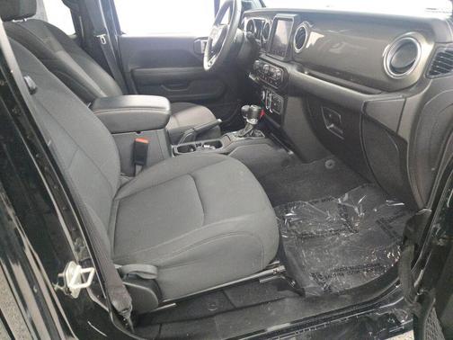 Black Clearcoat 2023 Jeep Wrangler 4-Door Sahara 4x4
