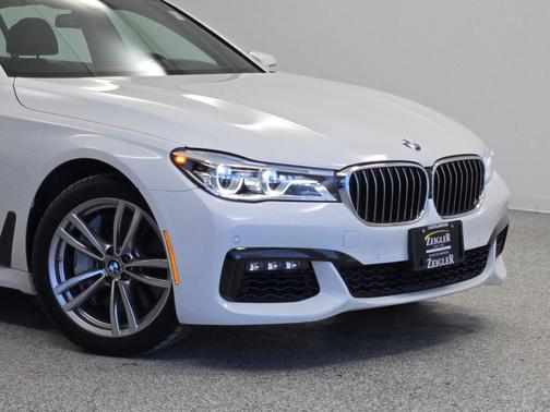 2016 BMW 750 i xDrive
