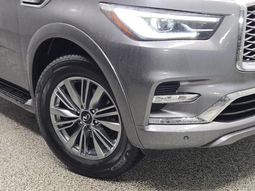 2021 INFINITI QX80 Luxe