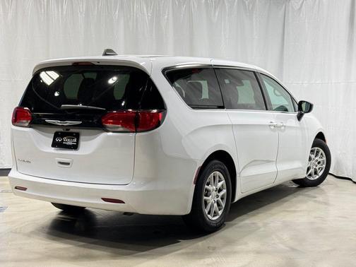 Bright White Clearcoat 2024 Chrysler Voyager LX