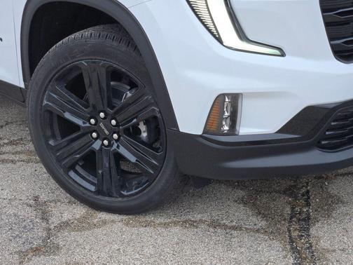 Summit White 2026 GMC Acadia Elevation AWD