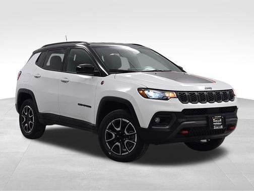 Bright White Clearcoat 2024 Jeep Compass Trailhawk