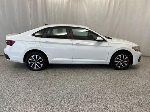 Pure White 2024 Volkswagen Jetta 1.5T S