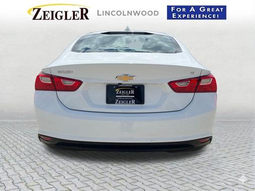 Summit White 2017 Chevrolet Malibu 1LT