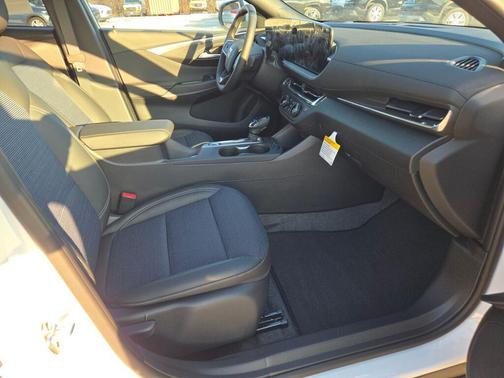 Summit White 2026 Buick Envista Preferred FWD